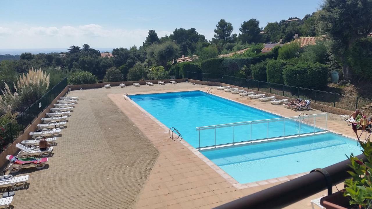 Le Petit Vue Mer La Croix-Valmer Bagian luar foto